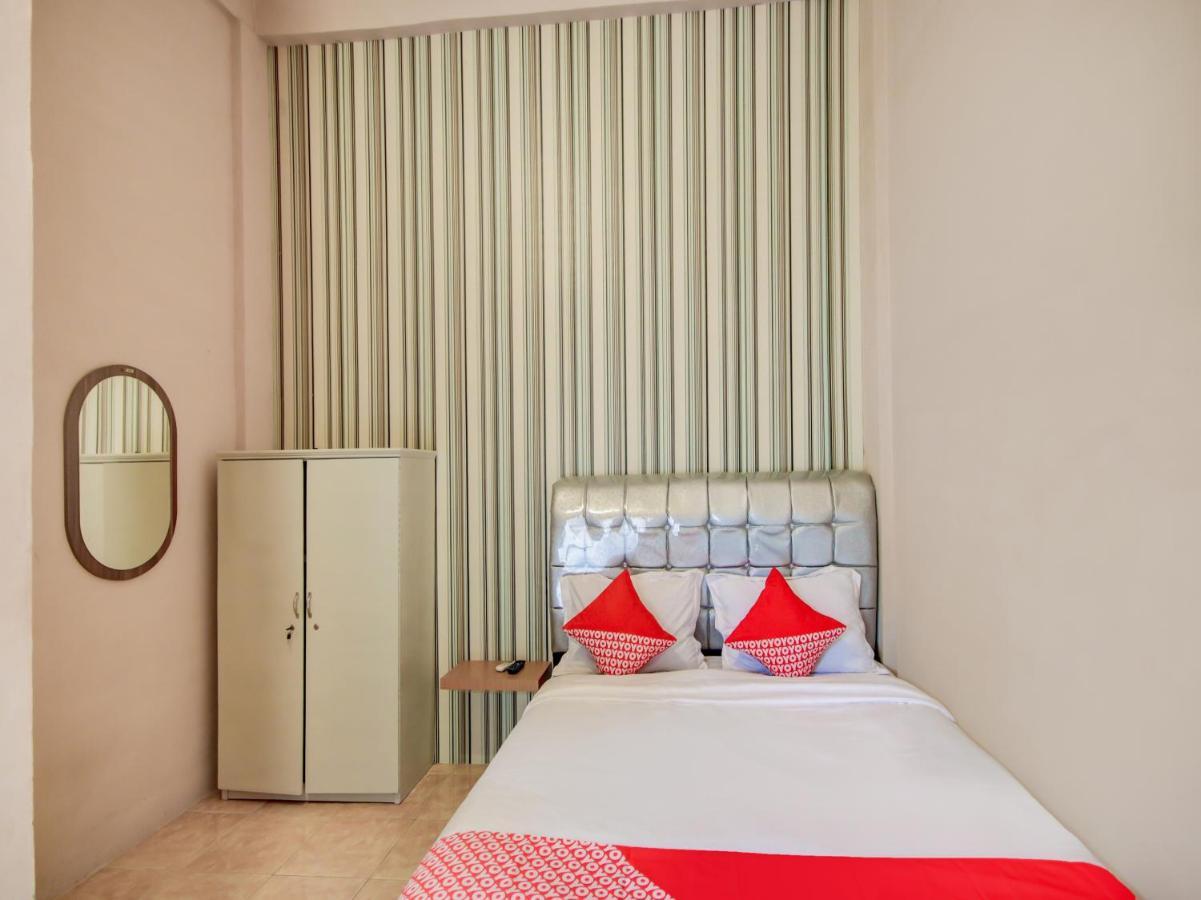 Oyo 3389 Sonya Homestay Syariah Tebing Tinggi Ngoại thất bức ảnh