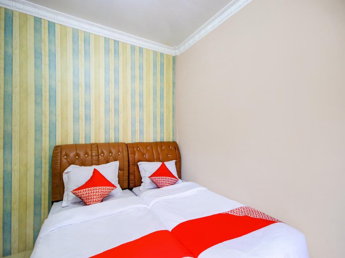 Oyo 3389 Sonya Homestay Syariah Tebing Tinggi Ngoại thất bức ảnh
