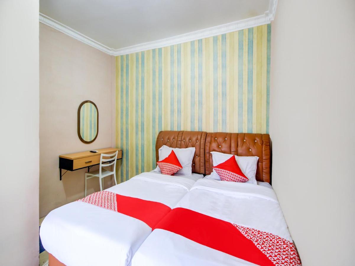 Oyo 3389 Sonya Homestay Syariah Tebing Tinggi Ngoại thất bức ảnh